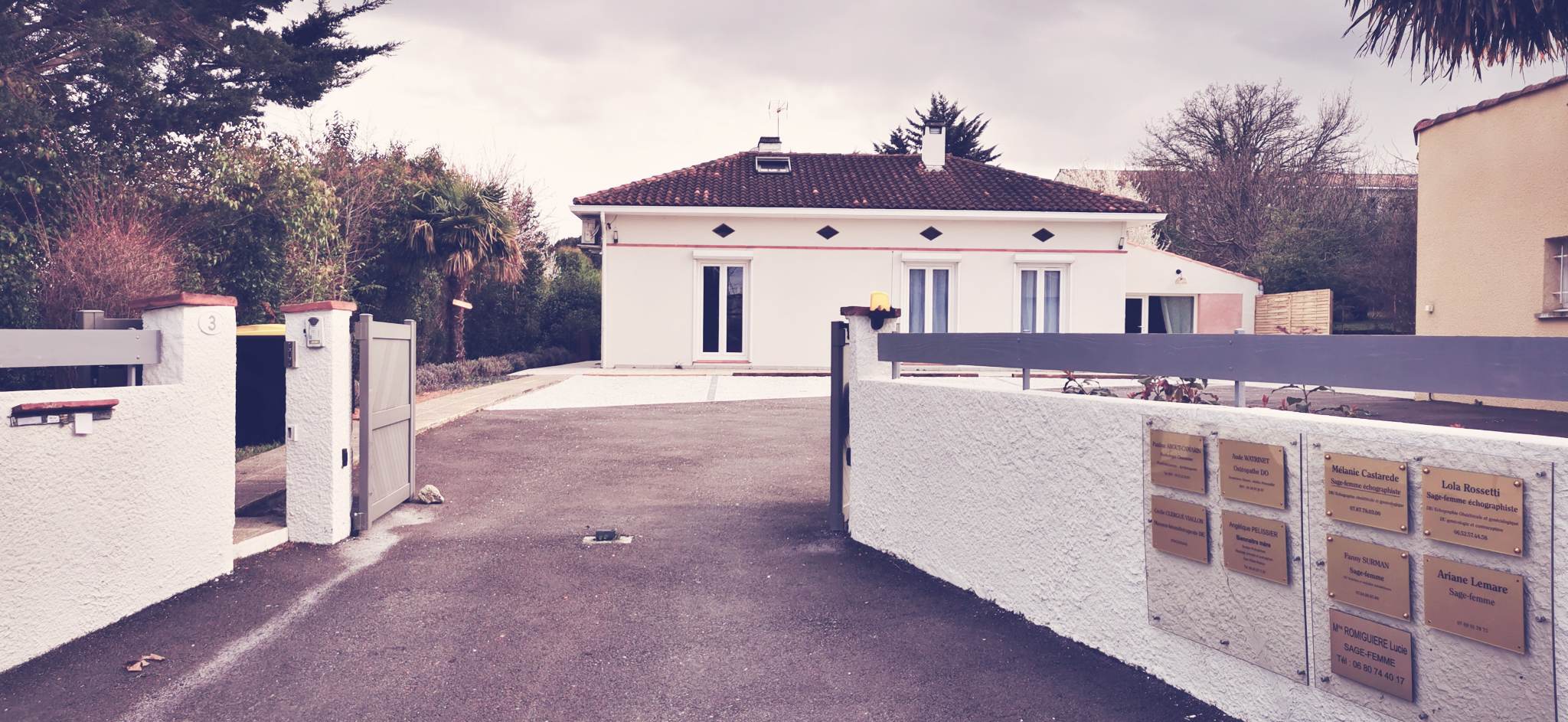 Cabinet plaques extérieur